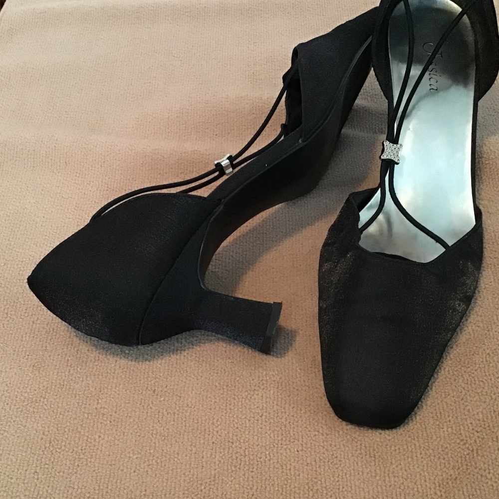 Jessica Dress shoe sparkly satin fabric with elastic straps & bead accent- 8 1/2 - Picture 4 of 10
